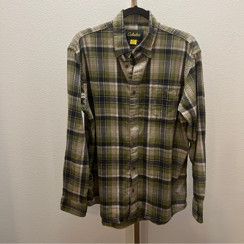 Cabelas Green & Cream plaid flannel Long sleeve shirt Medium